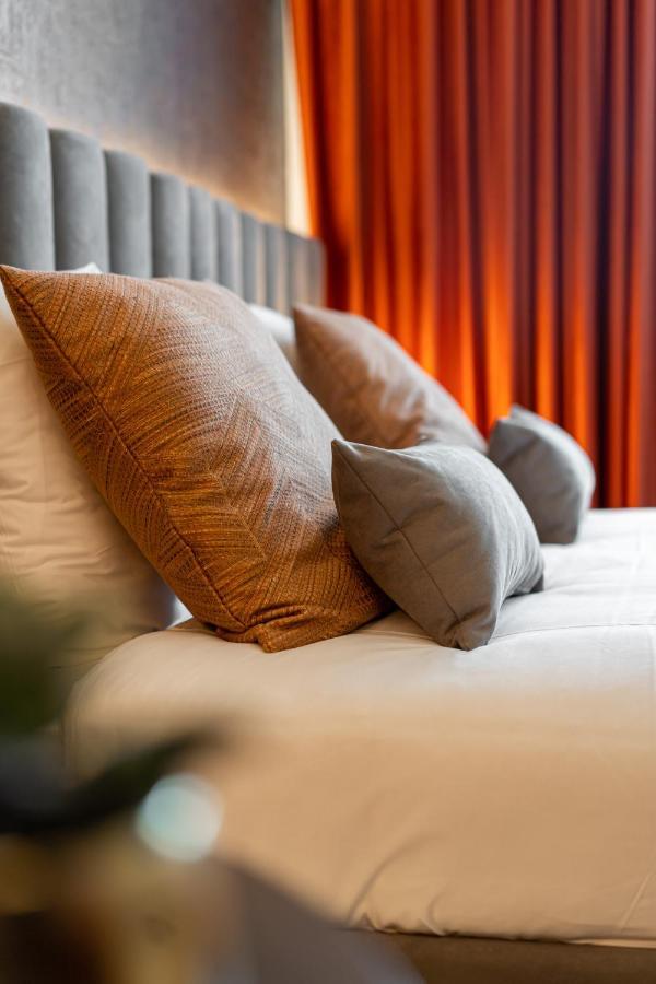 Van Der Valk Hotel Mons Congres & Spa Экстерьер фото