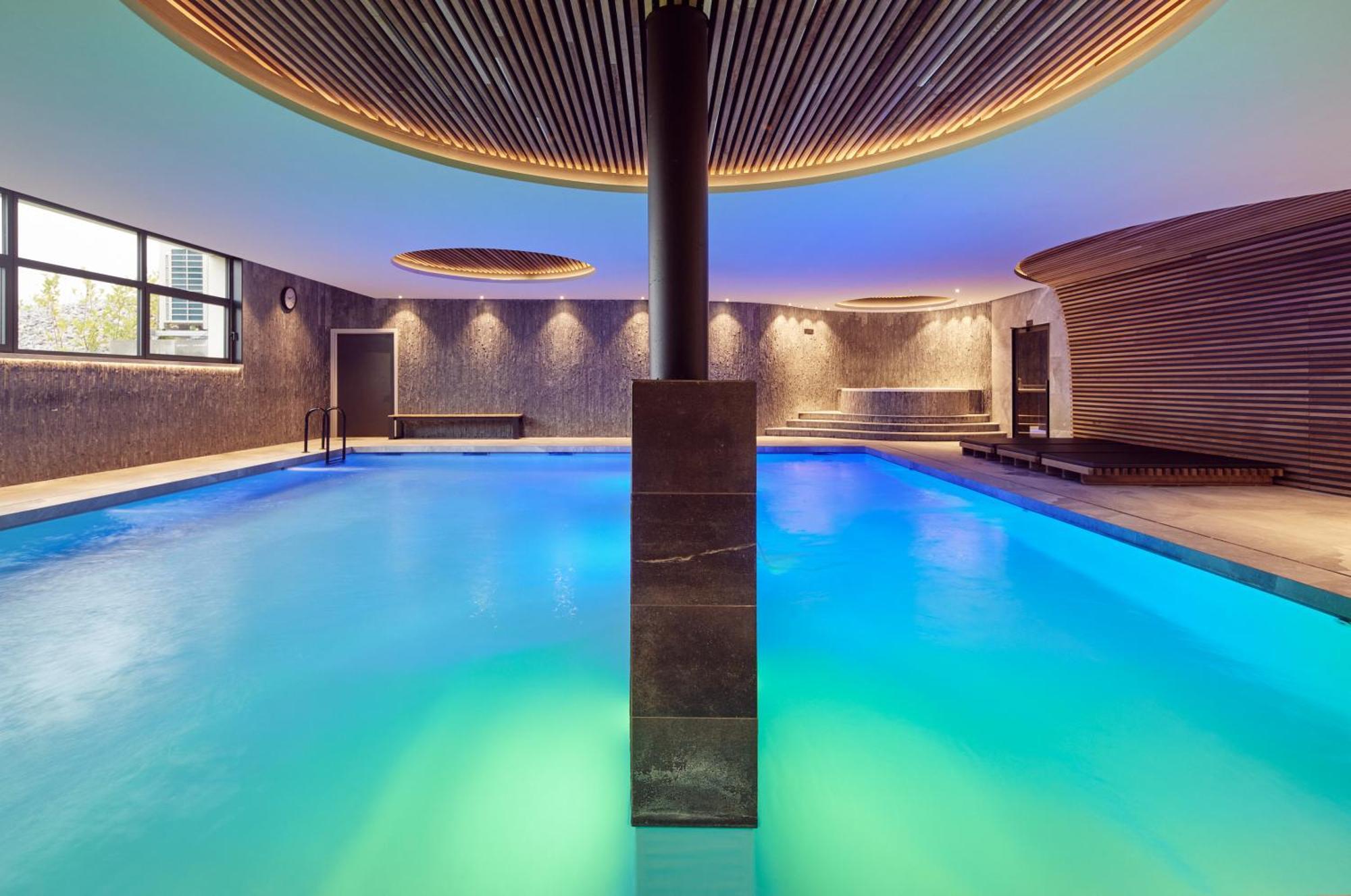 Van Der Valk Hotel Mons Congres & Spa Экстерьер фото