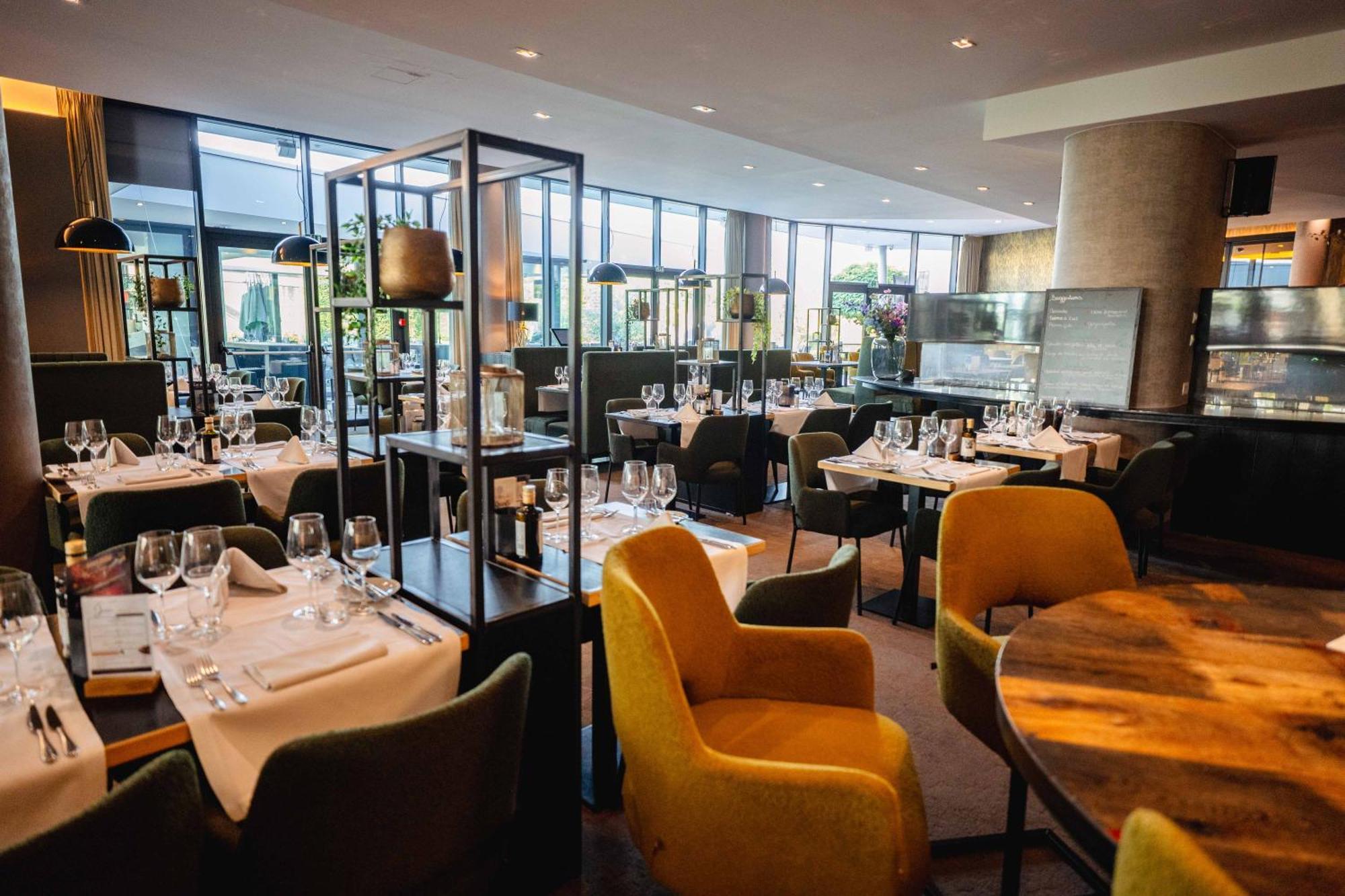 Van Der Valk Hotel Mons Congres & Spa Экстерьер фото